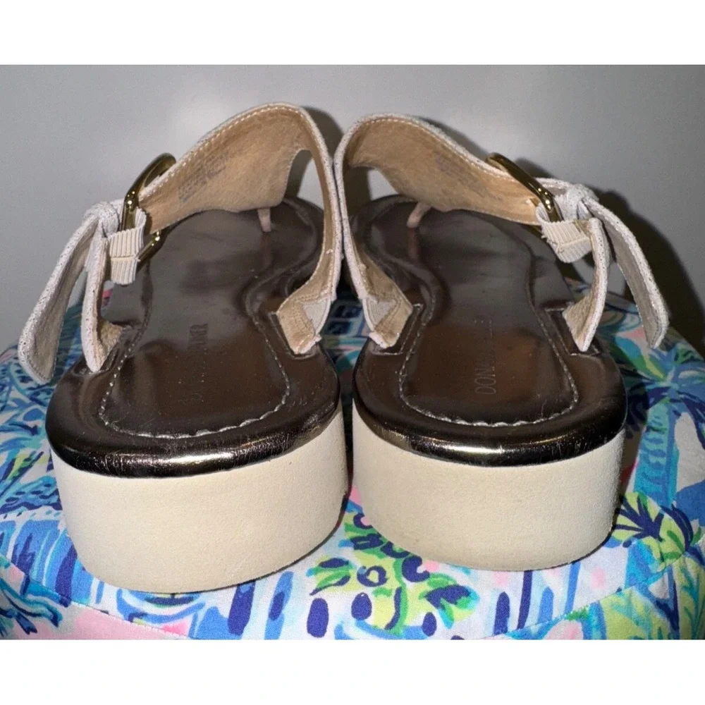 Donald J Pliner Sandals Women sz 9.5 Leni Thong Flats Grey Leather Buckle Casual